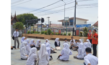 SMA Negeri 2 Bukittinggi Memperingati Hari Kesiapsiagaan Bencana Tahun 2025 Bersama PMI Kota Bukittinggi